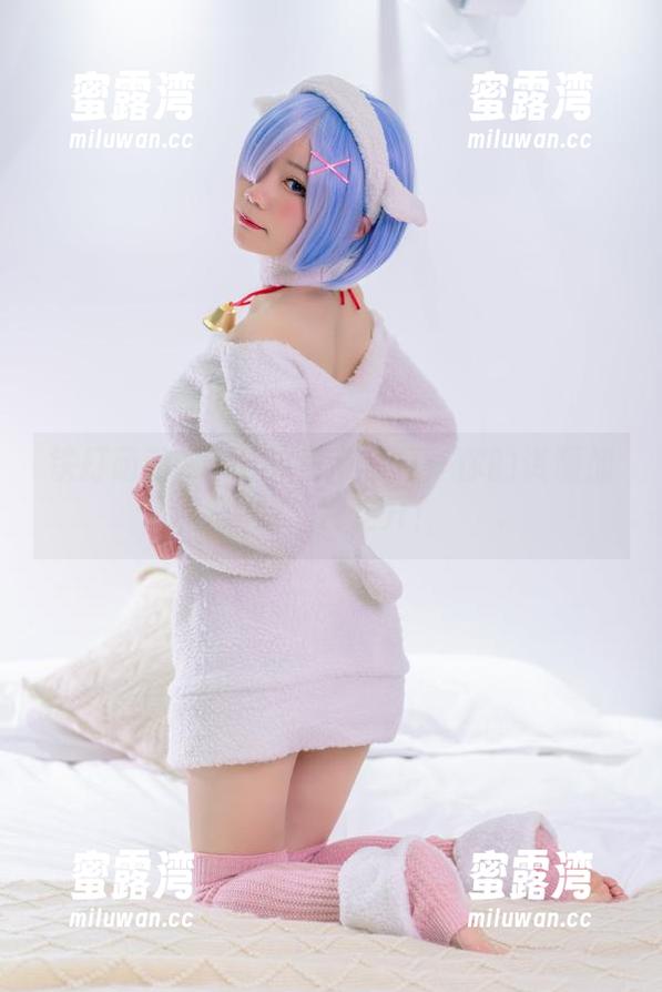 铁打萌萌_moi的吊带写真：你的资源加油站，别走开！