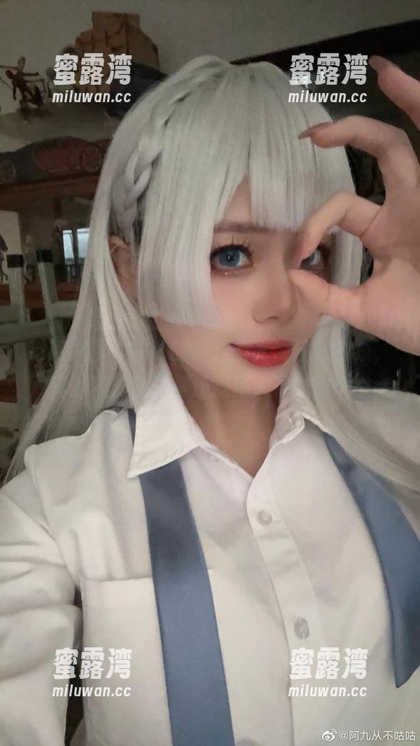 看阿九从不咕咕的“无圣光”日常合集，真的，那个表情还挺耐人寻味的……