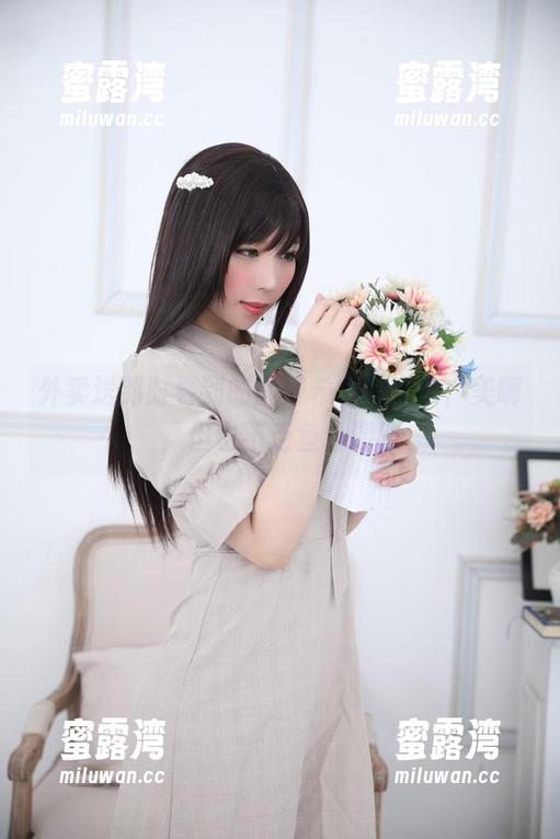 外卖送到时看到的鹿野希制服合集，美啊，但也不乏鱼目混珠