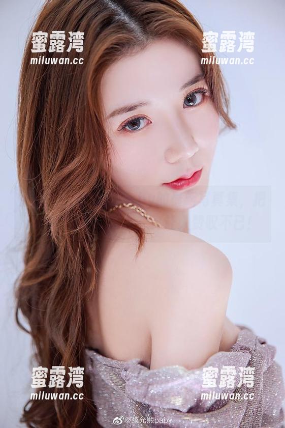 微密圈 - 黎允熙baby的最新写真集，把连体衣穿成了艺术，真让人赞叹不已！